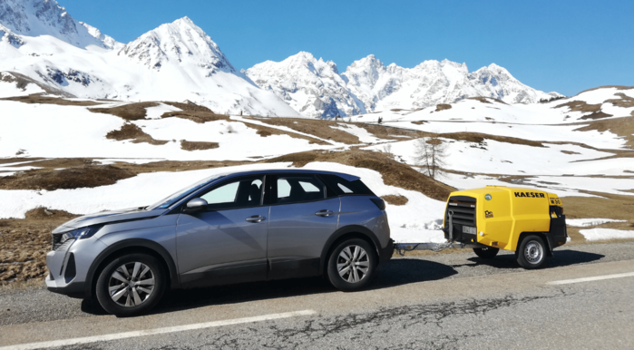Compresseur de chantier KAESER sur la route