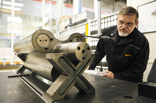 Prise de mesures d'un piston rotatif Omega à Gera