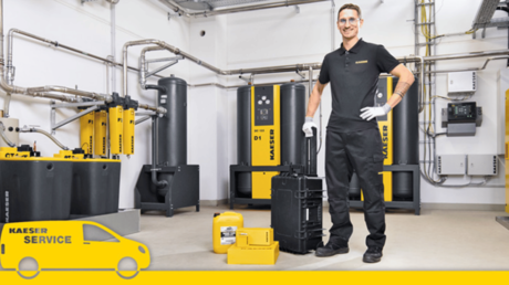 Technicien SAV KAESER AIR SERVICE réalisant la maintenance préventive d'une centrale d'air comprimé.