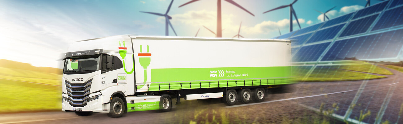 Approvisionnement durable en air comprimé : les compresseurs KAESER fonctionnent à l'électricité issue du photovoltaïque et les camions électriques contribuent à une production et une logistique d'usine respectueuses du climat.