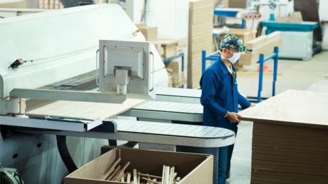 Air comprimé et systèmes de vide pour la fabrication des produits du bois